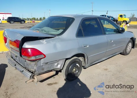 2002 Honda Accord 2.3 Vp из США, поврежденный, VIN 1HGCF86602A080467